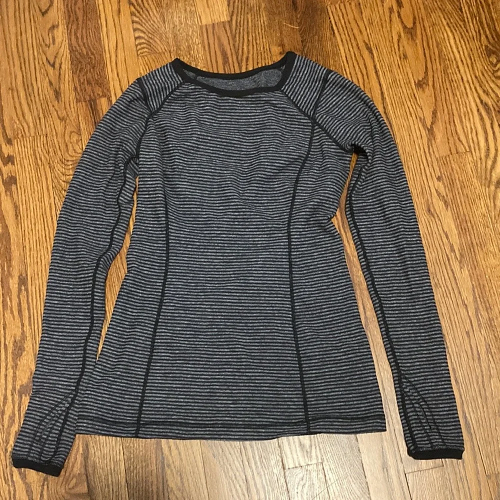 Lululemon Run: Turn Around Long Sleeve - Size 6 - Picture 1 of 4